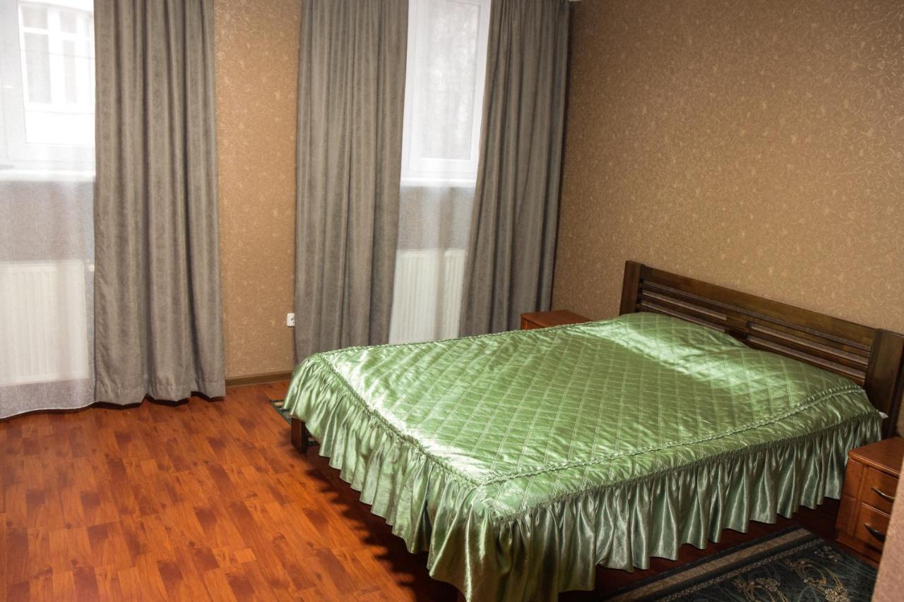 Gostynniy Dvir Hostel Ternopil Extérieur photo