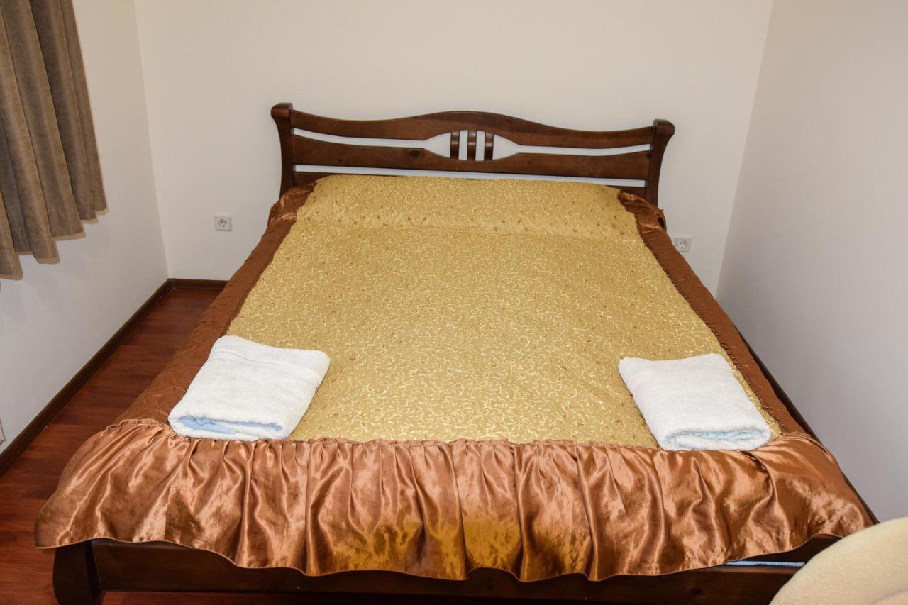 Gostynniy Dvir Hostel Ternopil Extérieur photo